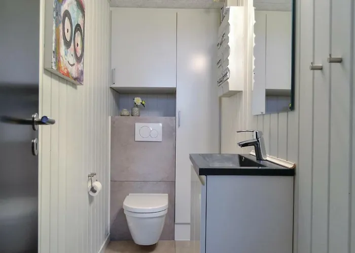 Дом отдыха Three-bedroom In Hvide Sande *